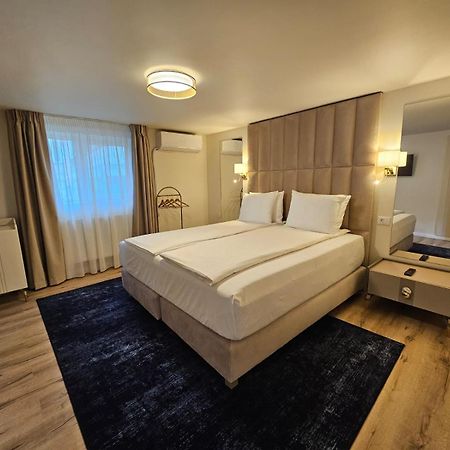 Hotel Queen Râmnicu Vâlcea Exteriér fotografie